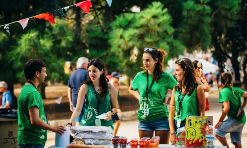 Voluntàries a La Tamborinada.