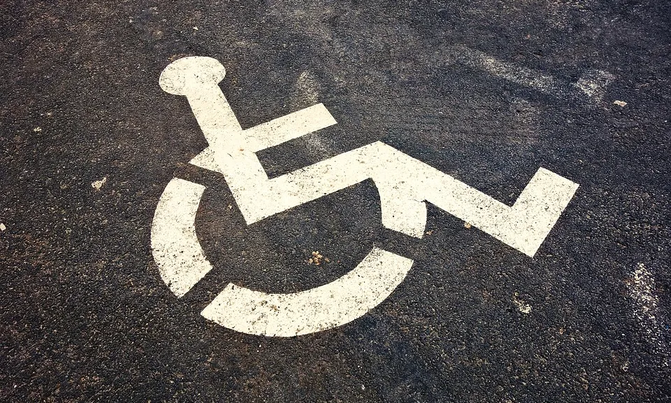  El Codi d'Accessibilitat vol garantir la no-discriminació de les persones amb discapacitat.