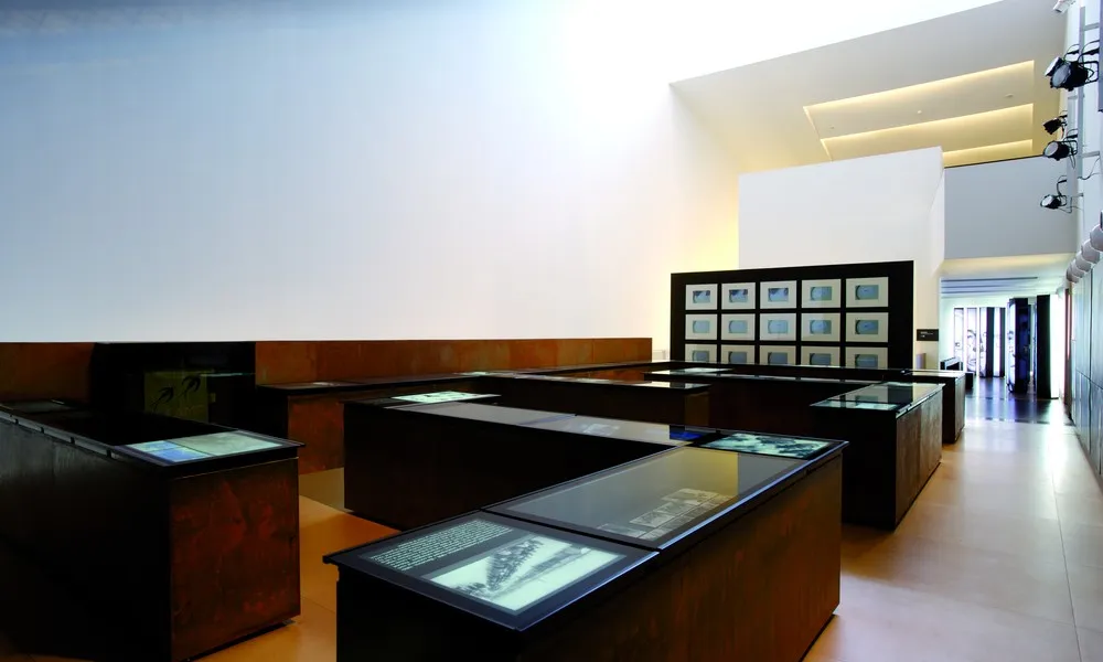 Vista interior d'una exposició del MUME