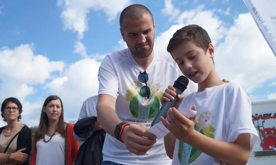 Adquirir una polsera fent una donació econòmica és només una de les maneres amb les que es pot col·laborar.