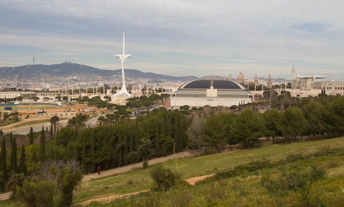 Panoràmica de Montjuïc amb l'Anella Olímpica