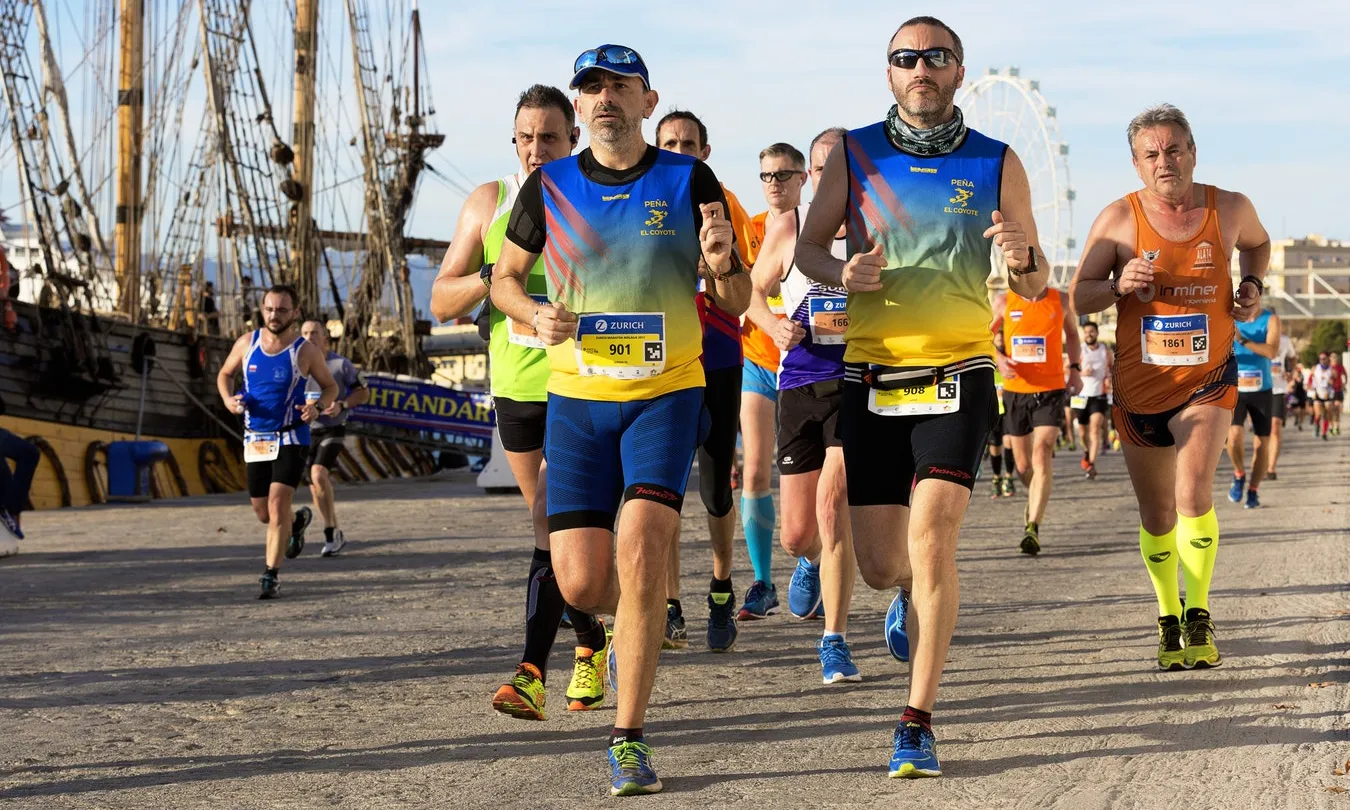 L'objectiu d'aquestes curses és fomentar un estil de vida saludable a la vegades que col·labores amb una causa solidària. Font: Unsplash.