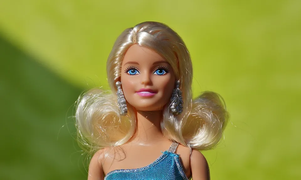 La 'Barbie' és una nina que transmet uns cànons de bellesa als infants. 