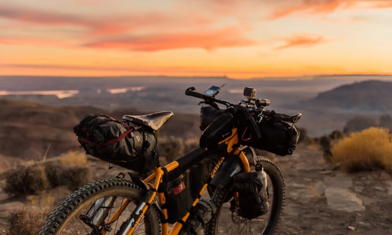 El repte consisteix en recórrer en bicicleta 1200 quilòmetres en 17 dies. Font: Unsplash.