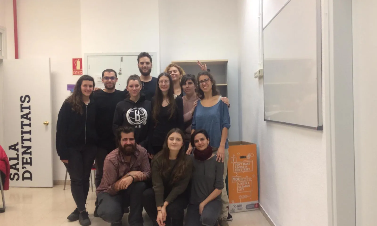 Foto de grup de les 10 persones participants en Recooperem