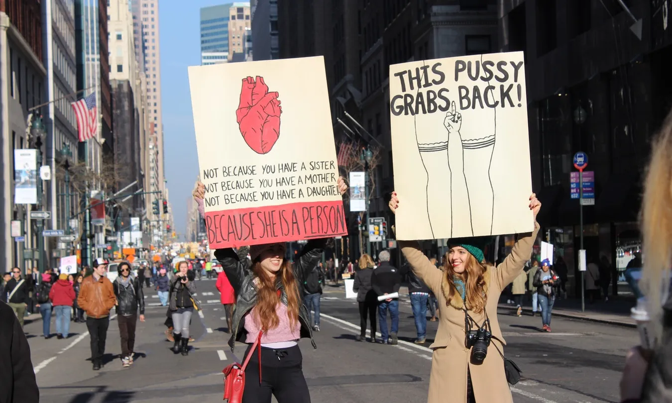 'Ni un pas enrere en igualtat. Els nostres drets no es negocien' és el lema de la concentració. Font: Unsplash.