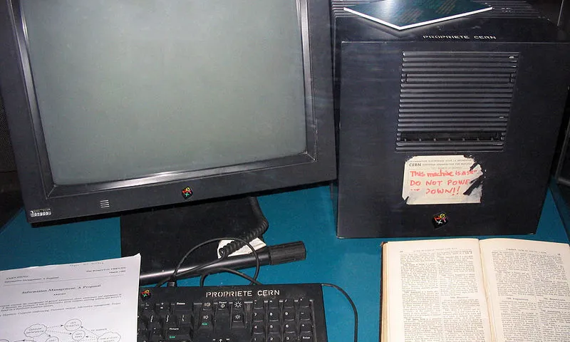 El Next Cube va ser el primer servidor de pàgines web connectat a Internet.