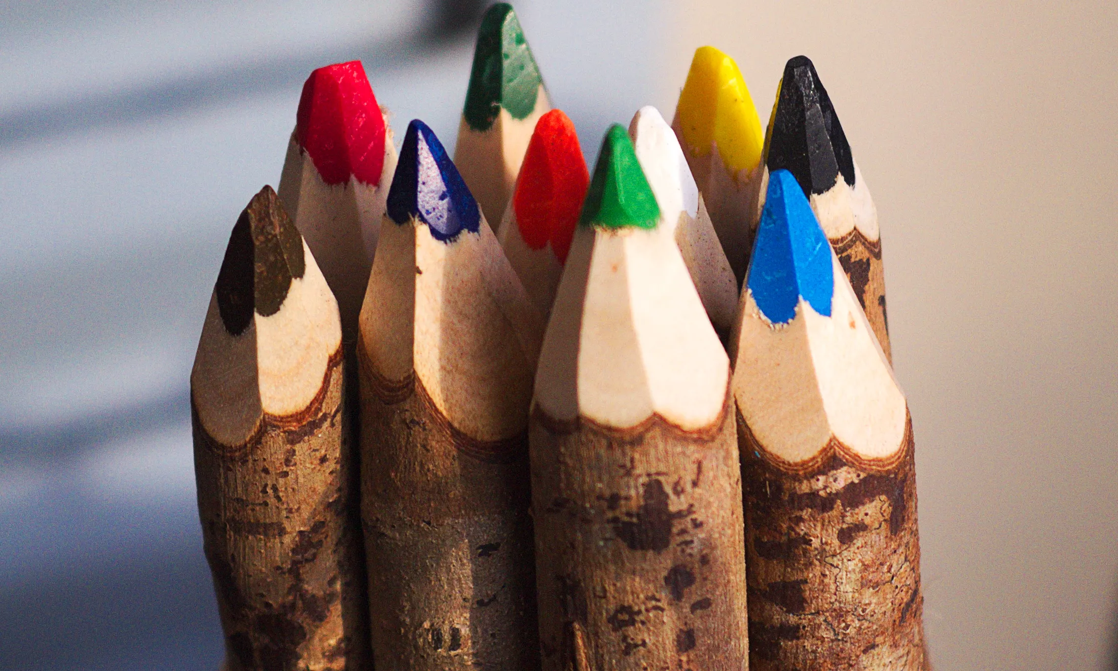 Llapissos de colors de fusta