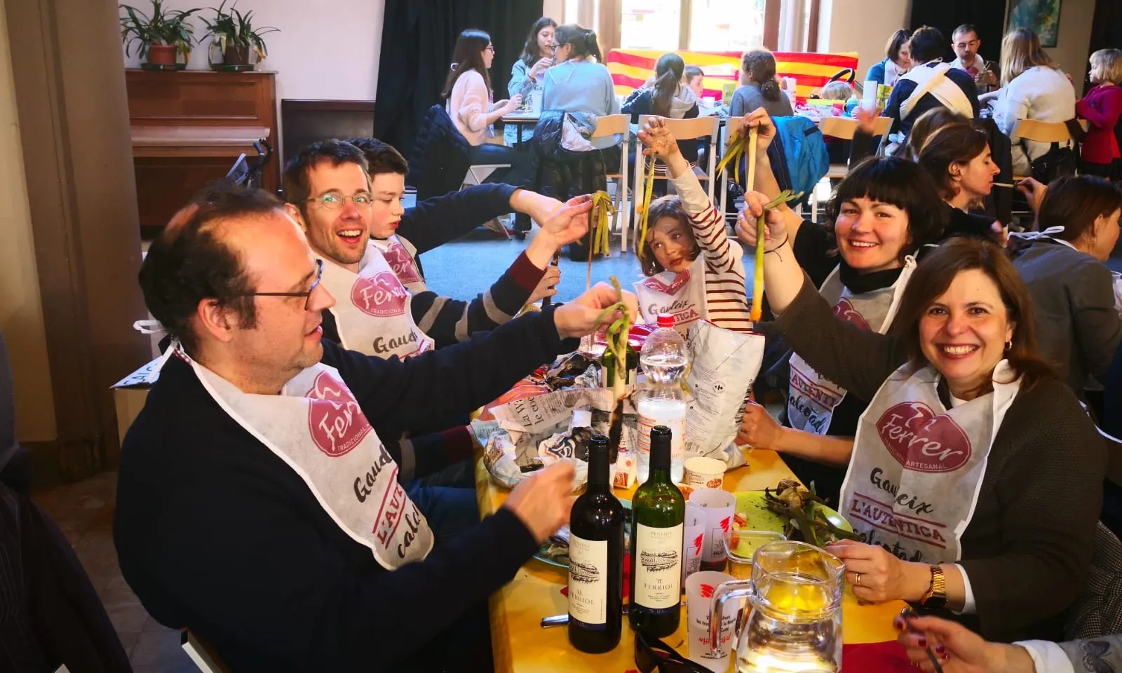 El Casal Català, en una de les calçotades que s'organitzen de anualment