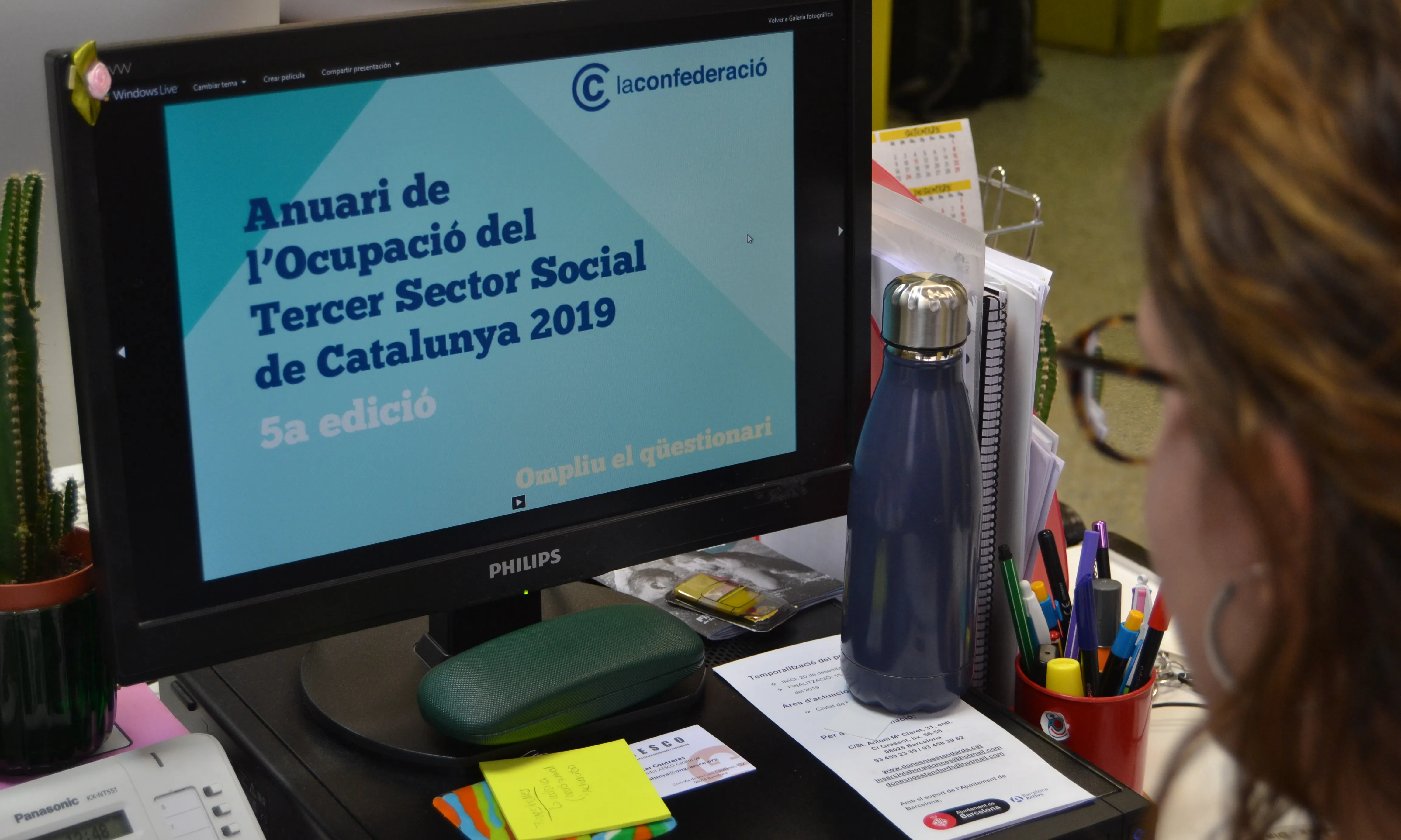 Una entitat omple el qüestionari de l'Anuari d'Ocupació del Tercer Sector Social 2019.