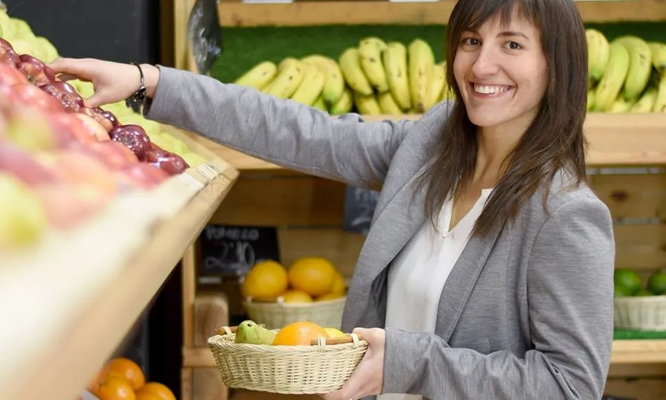 Vives assegura que menjar sa no necessàriament implica comprar car. Font: CoDiNuCat.