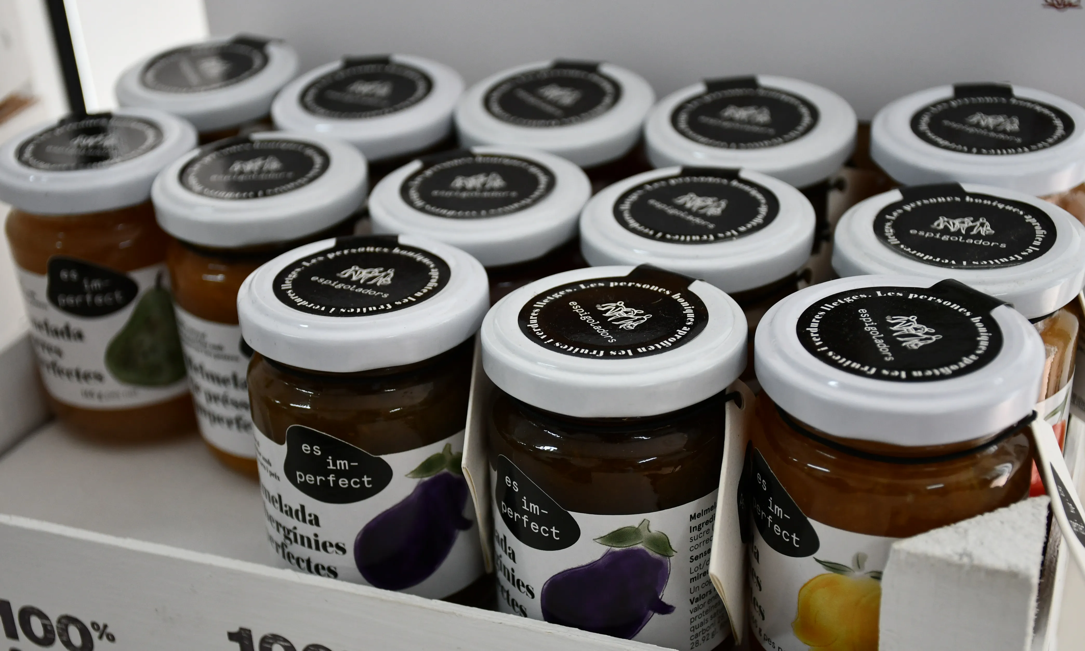 Sota la marca ‘Es Im-perfect’ comercialitzen productes com patés, melmelades i cremes. Font: Suport Associatiu.