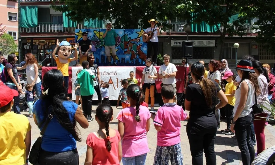 La Diverfesta té com a objectiu aconseguir la cohesió social al barri de La Salut Alta.