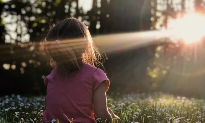 És molt important que quan l’infant expliqui els fets, se’l cregui i no se’l victimitzi. Font: Unsplash.