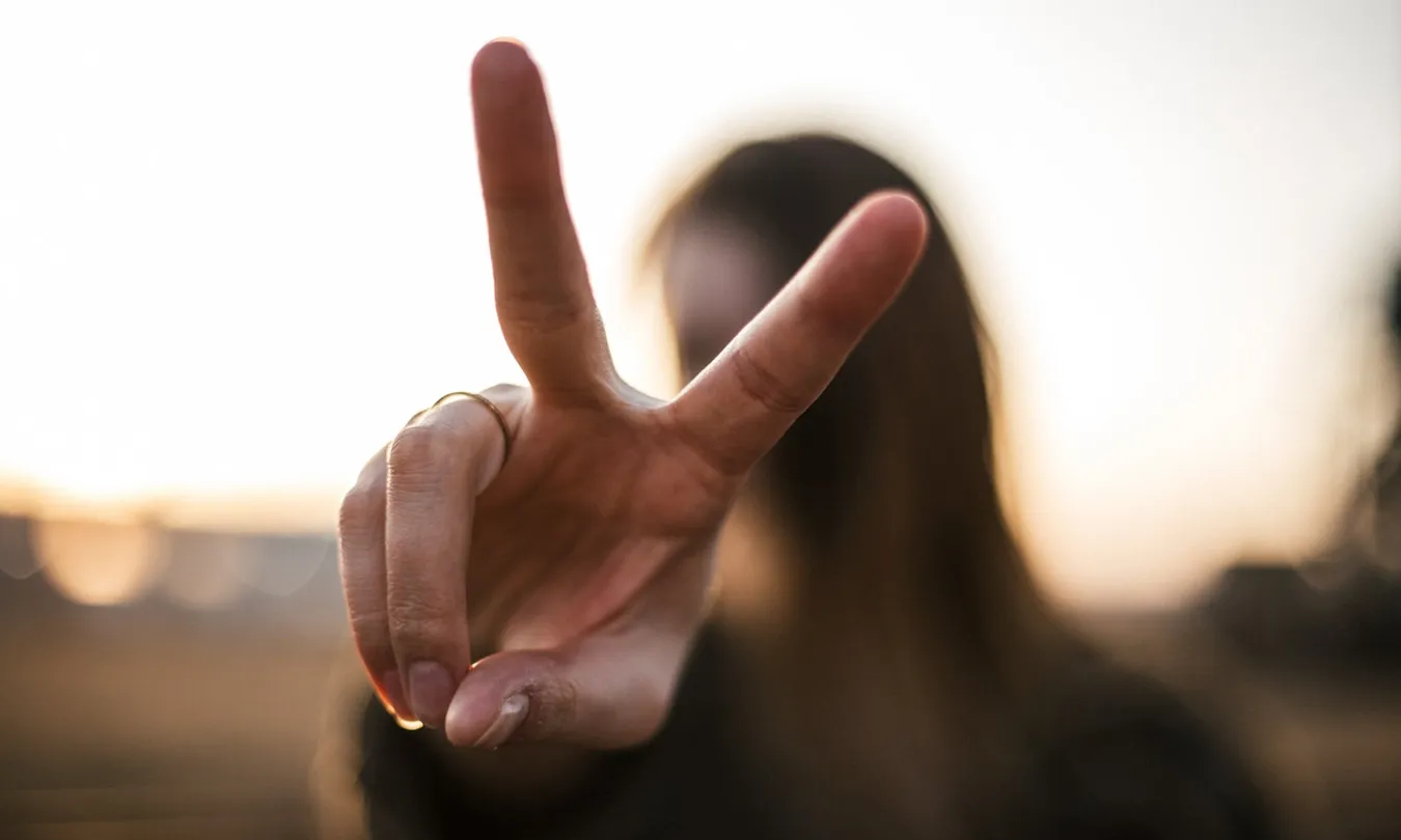També s'abordaran les campanyes del moviment per la pau, experiències de l’ús de la no violència i pràctiques d’articulació de la convivència. Font: Unsplash.