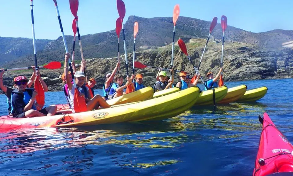 L'associació La Sorellona organitza campanents i camps de treball per a diverses edats a espais naturals, com el Parc Natural del Cap de Creus