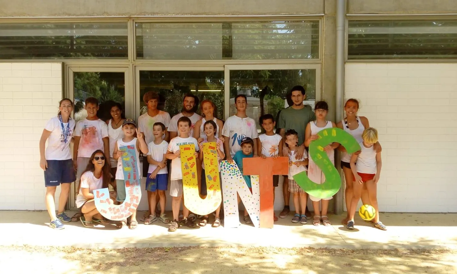 Infants a l'últim casal d'estiu organitzat per l'entitat Junts Autisme. Font: Junts Autisme. 