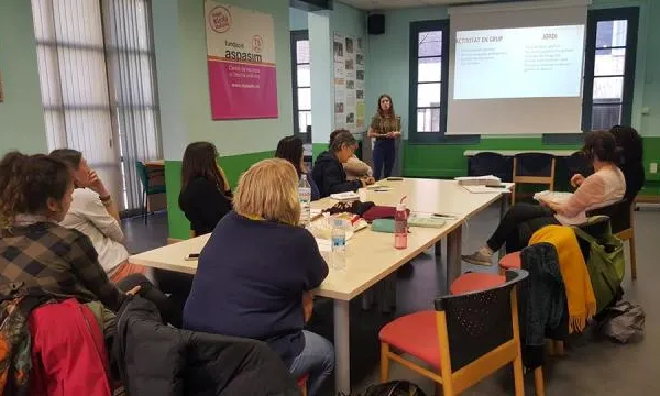 Sessió formativa de la Fundació Aspasim