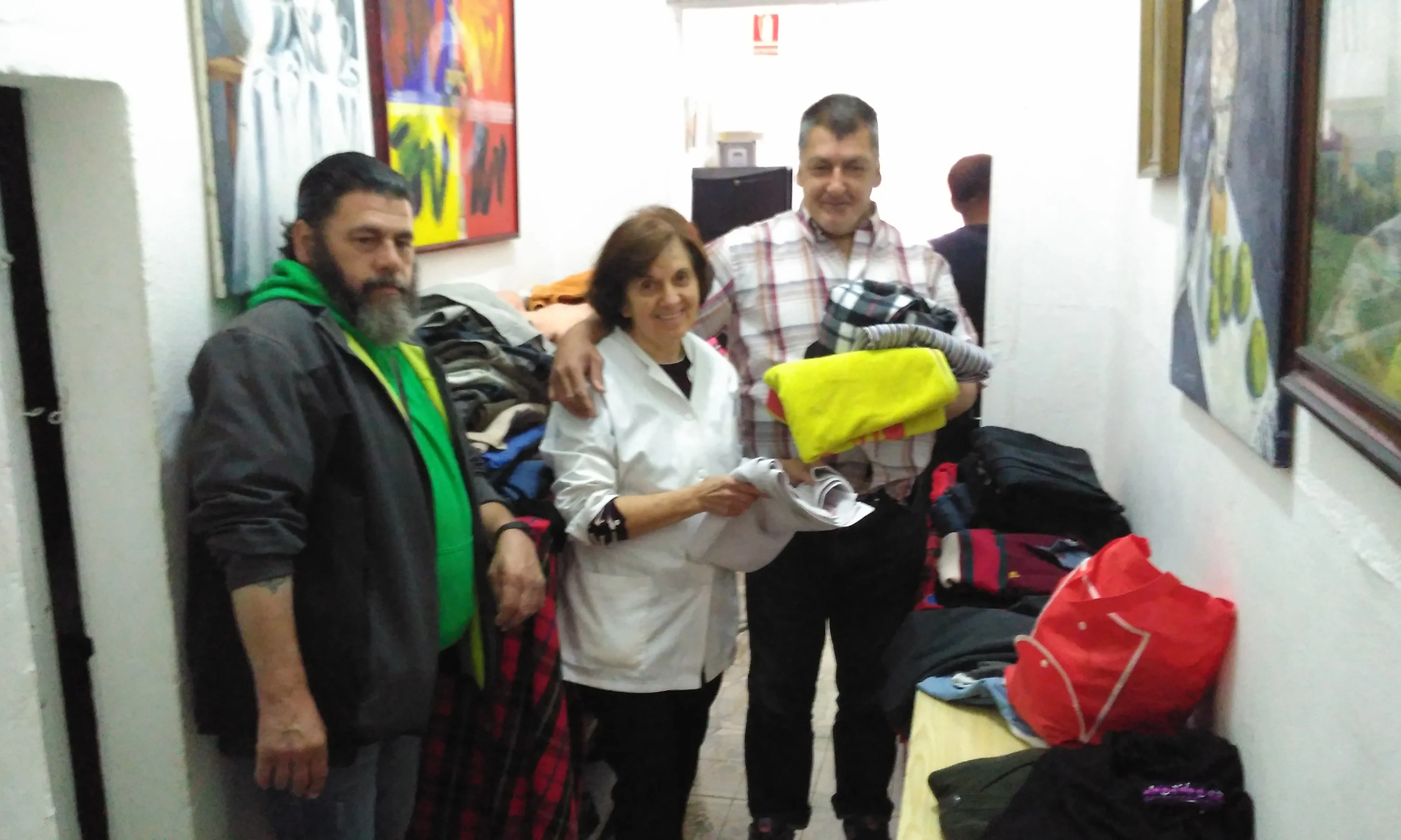 Usuaris de Yaya Luisa escollint roba neta.