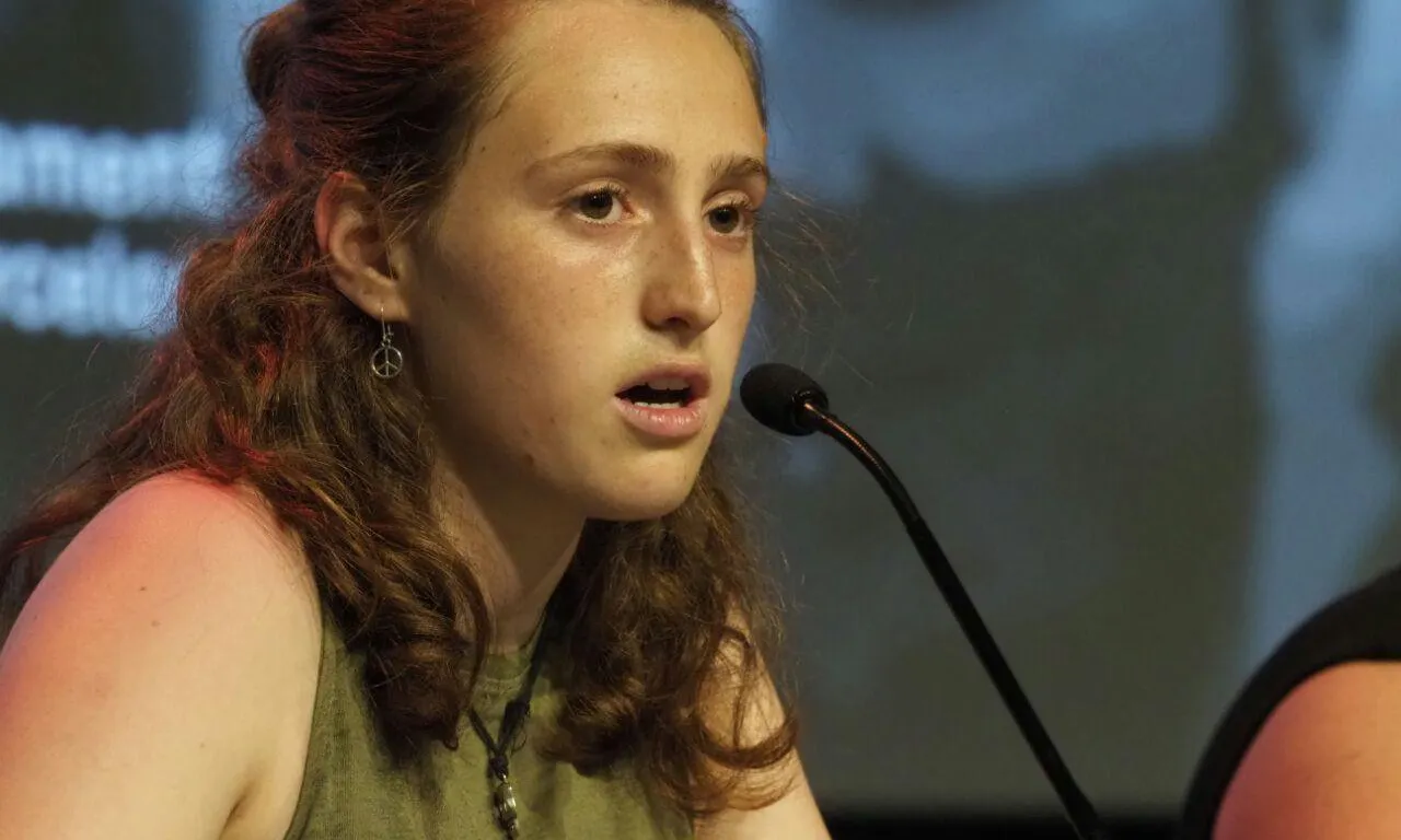 Aitana Ralda, activista del moviment que lidera Greta Thundberg, en la presentació del projecte