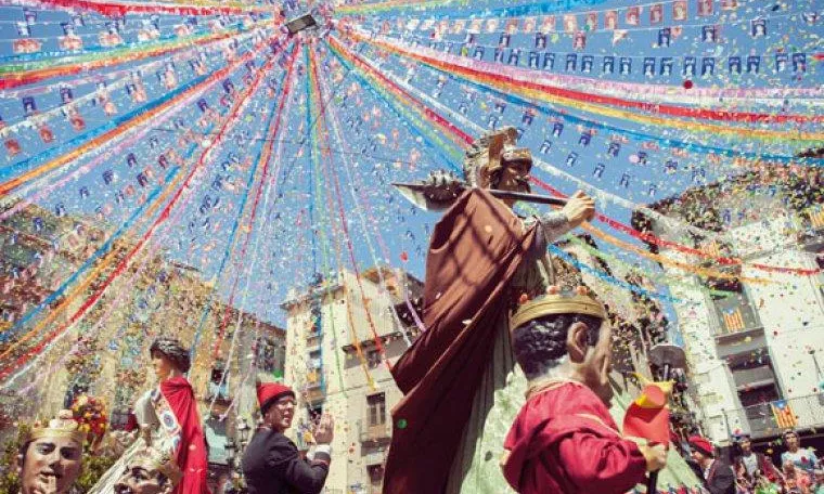 Els gegants d'Olot protagonitzen les festes del tura.