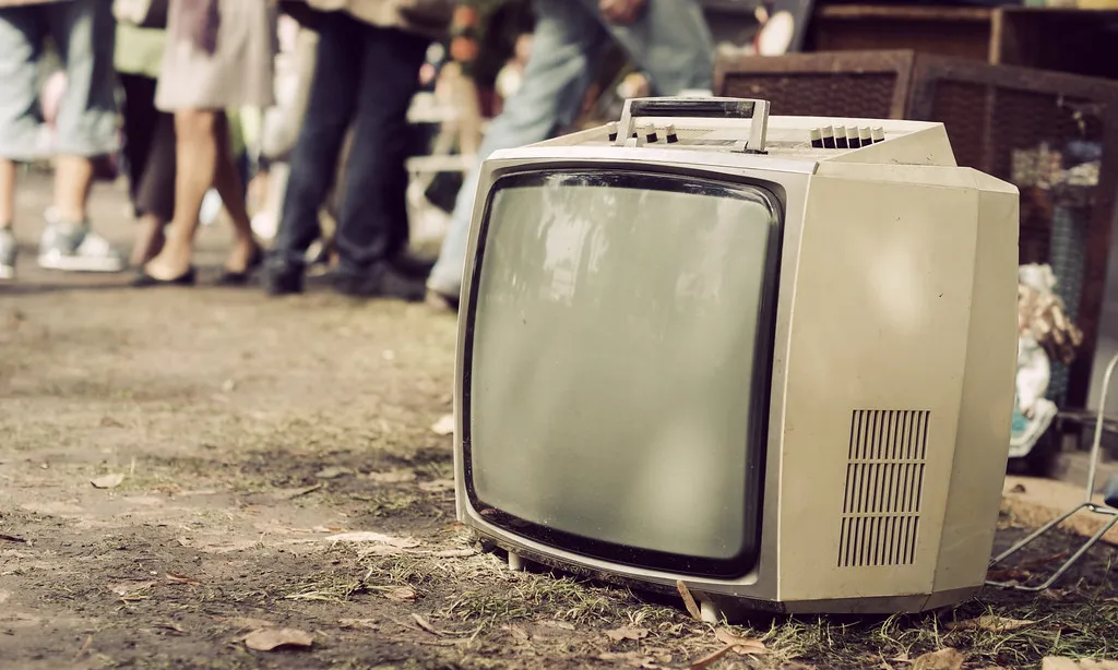 Televisor al sòl