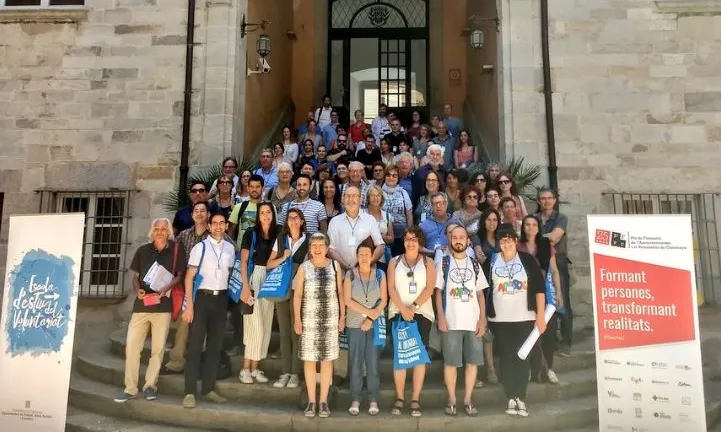Foto de família Escola d'Estiu del Voluntariat 2019
