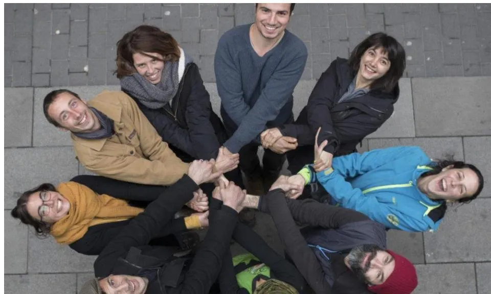 La cooperativa sense afany de lucre Resilience Earth treballa la resiliència com a oportunitat per la transformació social, ecològica i econòmica.
