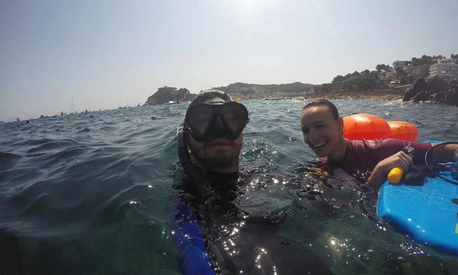 Una altra de les activitats que es duen a terme és la neteja del litoral i el fons marí. Font: Xatrac.