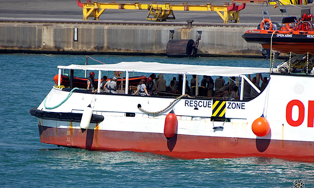 L'Open Arms ha desembarcat a l'illa de Lampedusa per ordre de la fiscalia italiana.