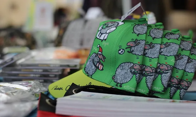 La gorra és el símbol de la festa solidària de l'AFANOC.