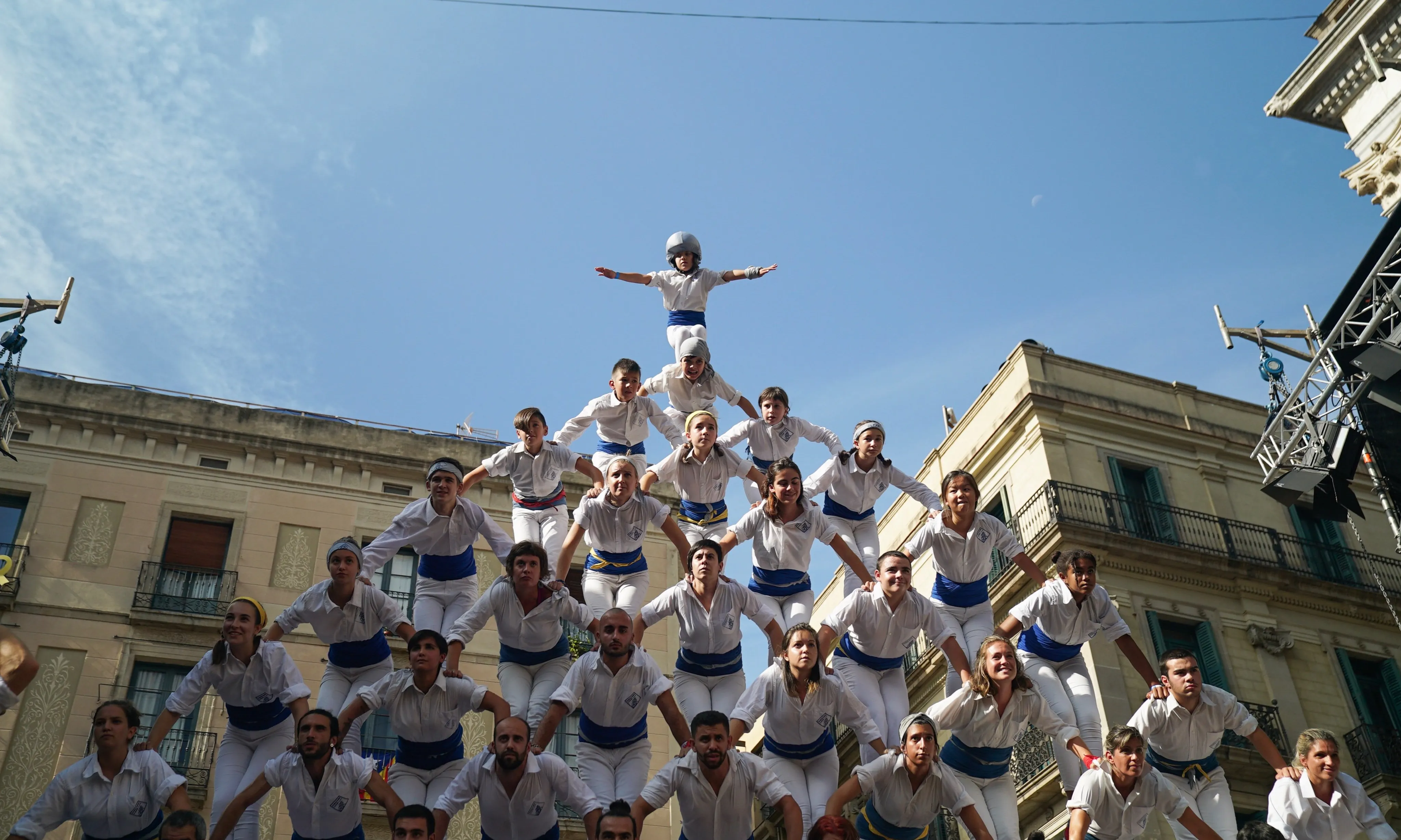 Imatge d'una de les colles falconeres participants a la Mercè 2019