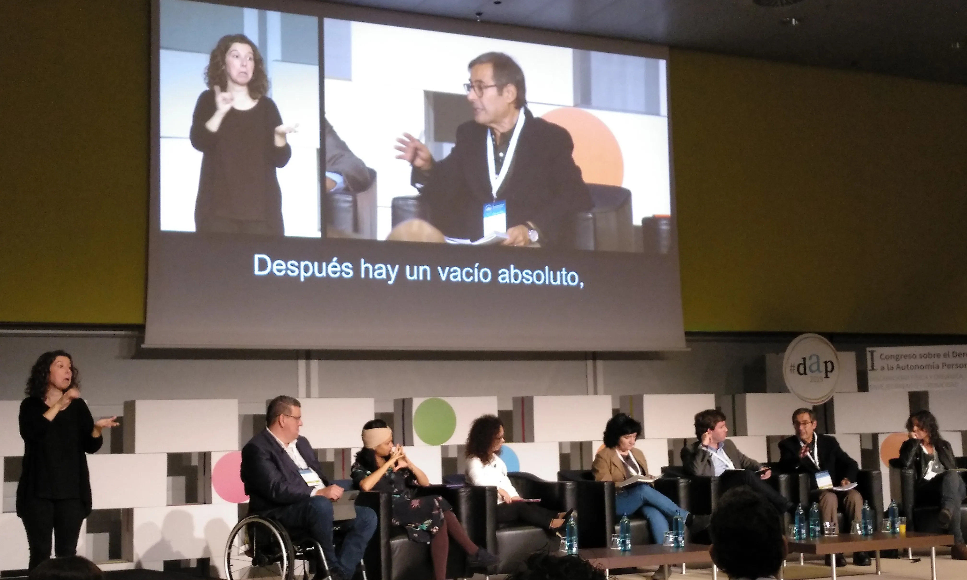 Segons la OMS, entorn al 40% de la nostra vida depenem d’una altre persona. Font: Suport Tercer Sector.