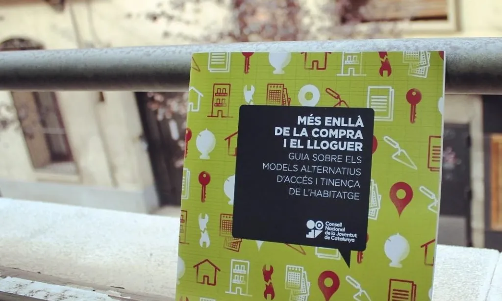 Publicació "Més enllà de la compra i el lloguer" sobre models alternatius d'accés i tinença d'habitatge