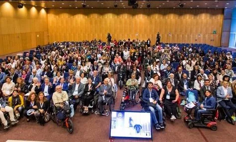 Segons la OMS, entorn al 40% de la nostra vida es depèn d’una altre persona. Font: Cocemfe.