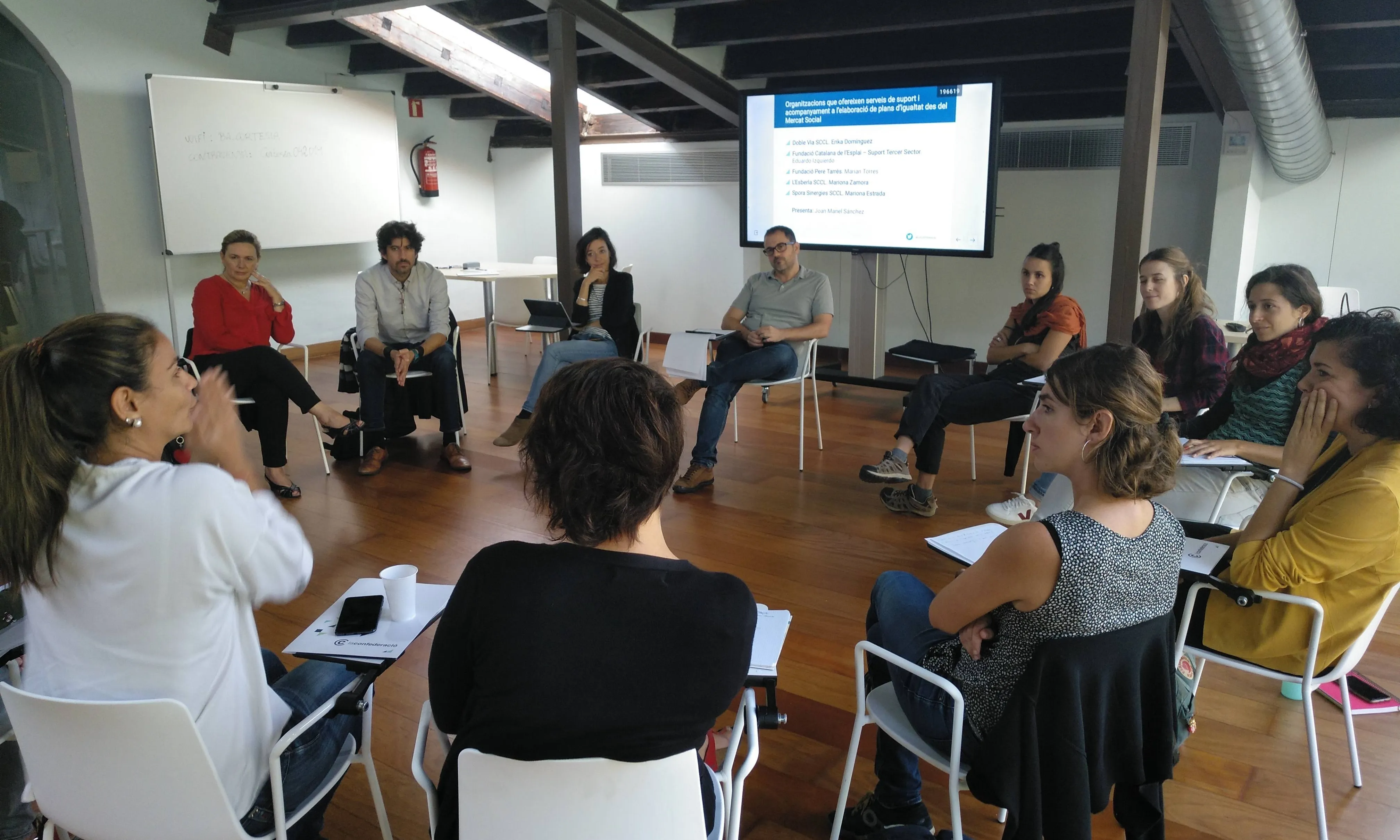 L’objectiu de la sessió era posar en contacte entitats que ofereixen aquest assessorament amb entitats que el demanen per avançar en el compromís del Tercer Sector Social. Font: Suport Tercer Sector.