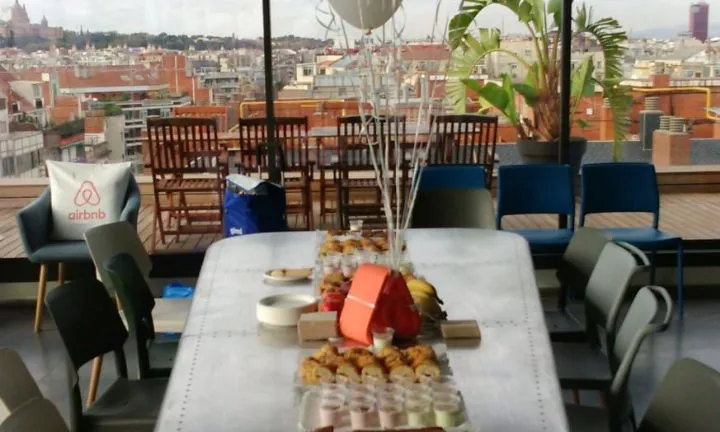 El servei de càtering solidari de Mujeres Palante promou la sobirania alimentària