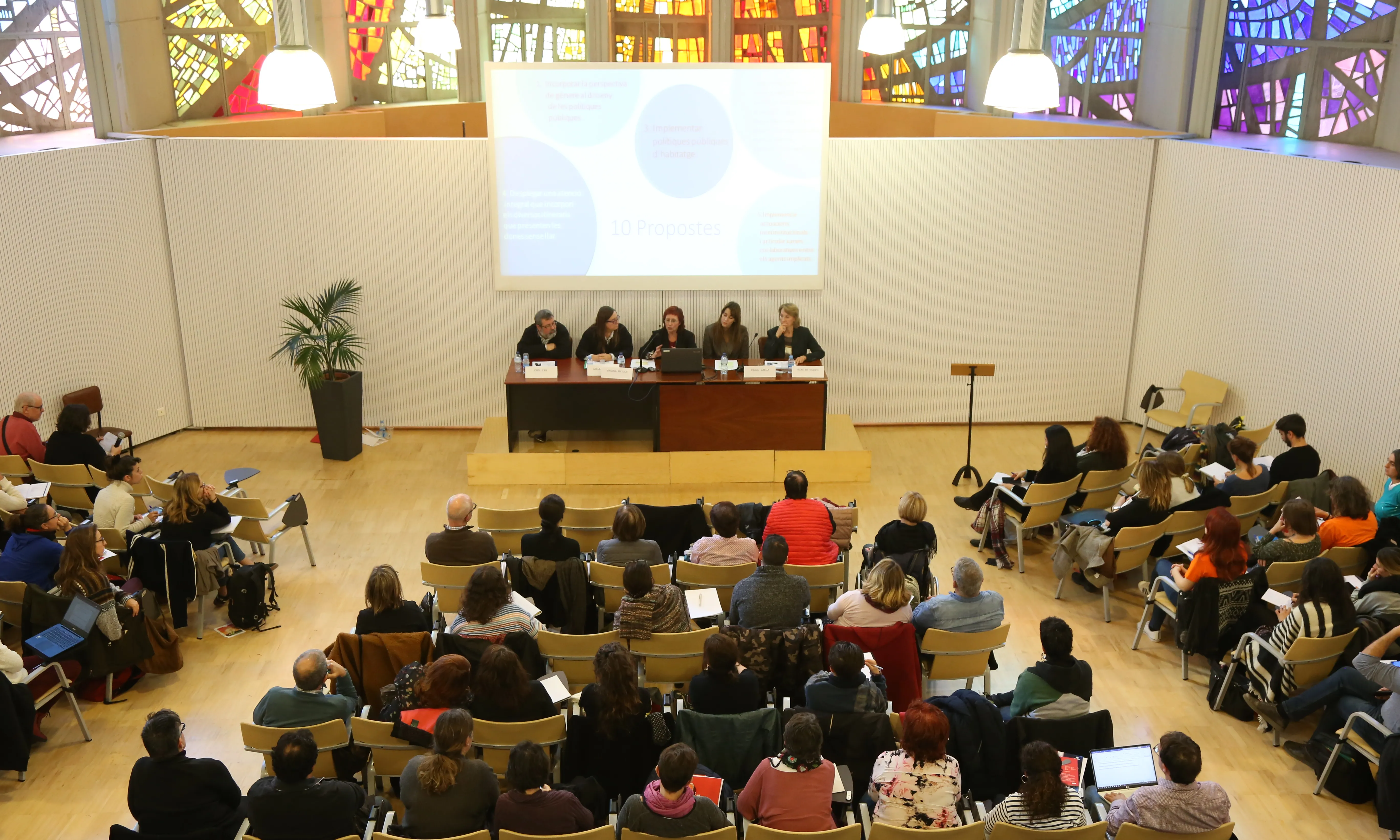 Jornada 'El sensellarisme en femení a Barcelona'