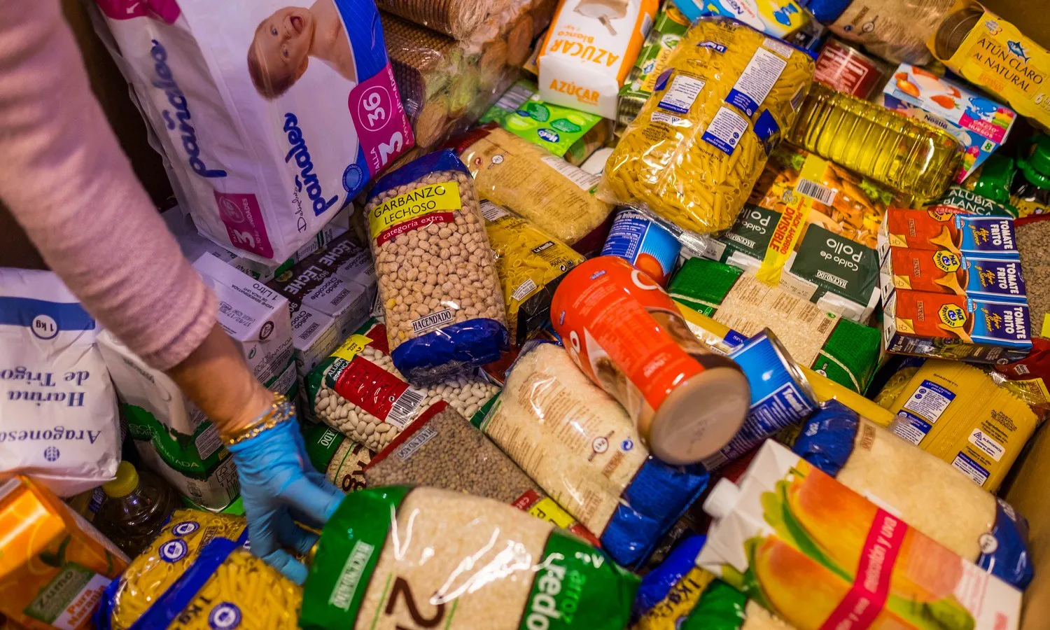 La campanya té com a objectiu la recollida d'aliments bàsics.