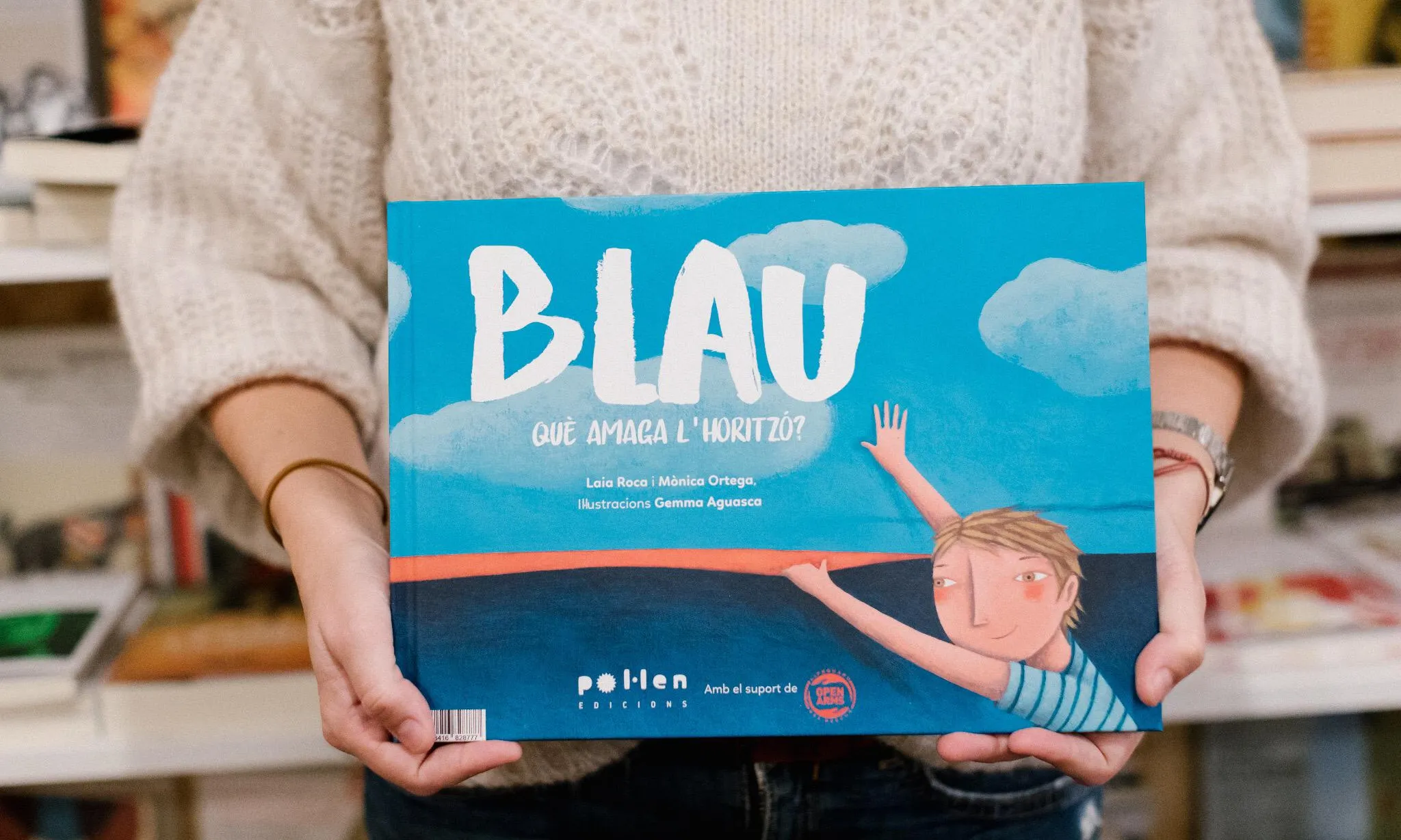 'Blau. Què amaga l'horitzó' és un conte per a petits i grans.