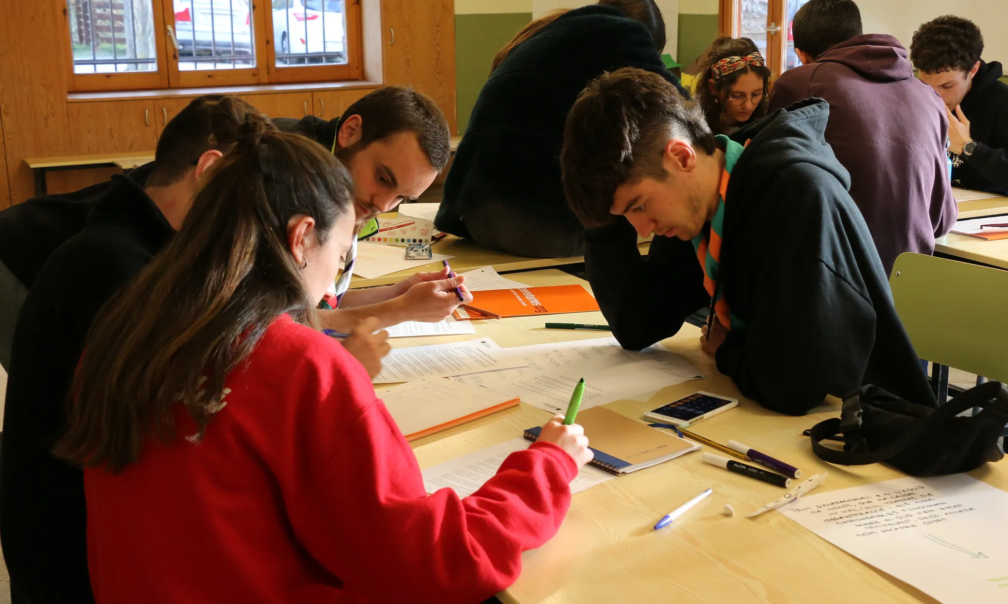 Joves en sessió formativa