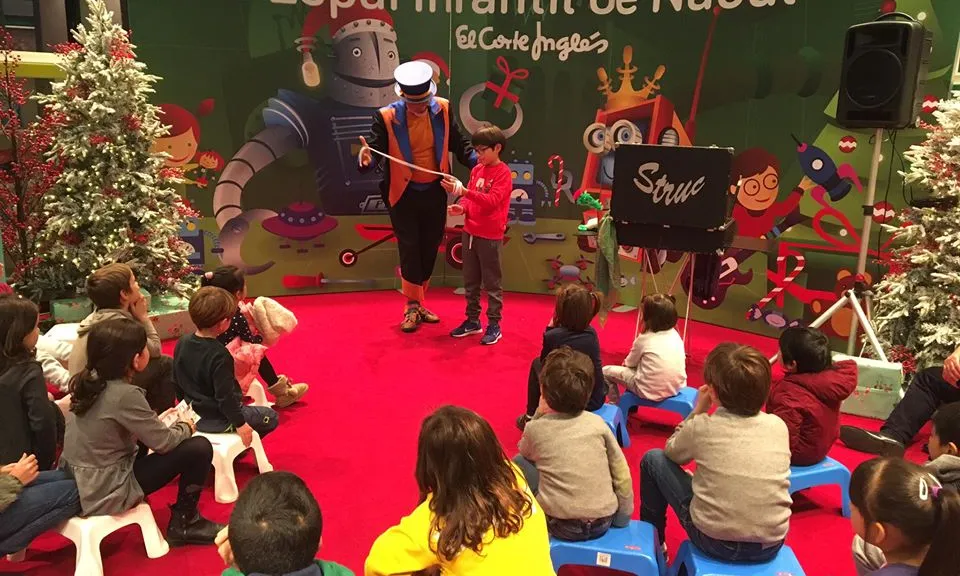 Els espectacles de màgia són una de les activitats de la campanya de Nadal.