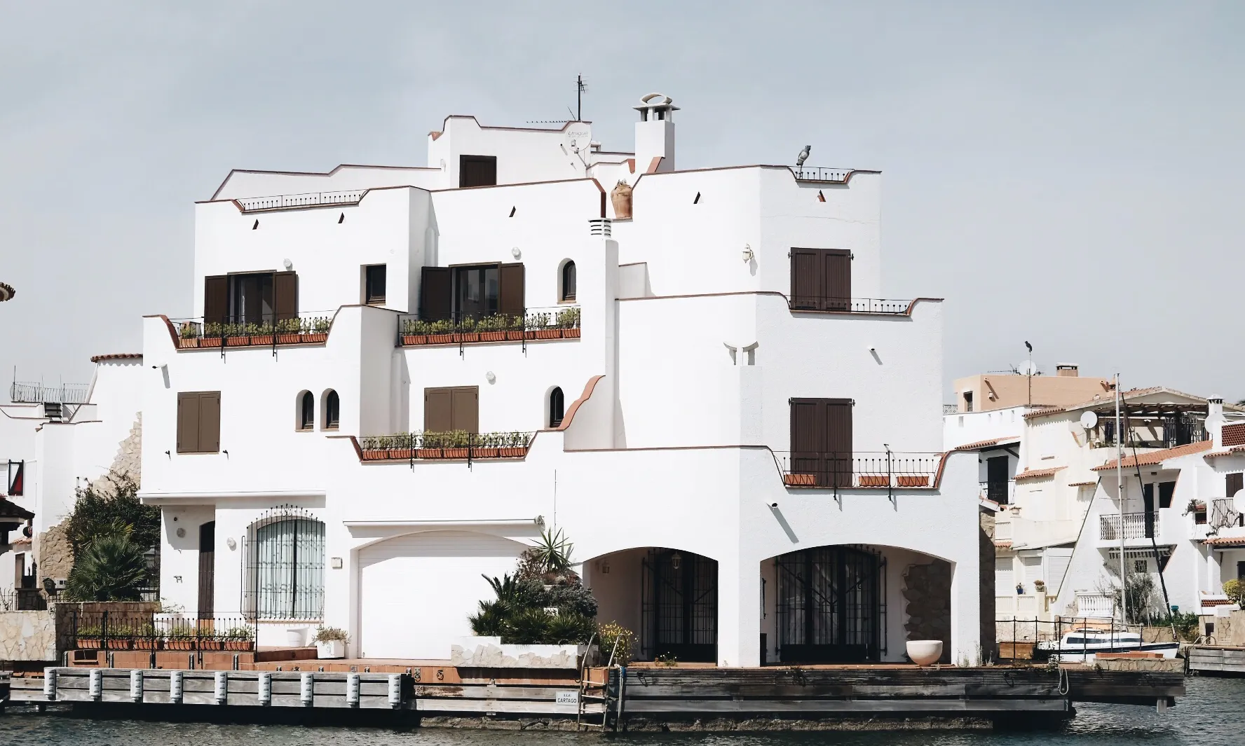 L'arquitectura d'Empuriabrava, única.