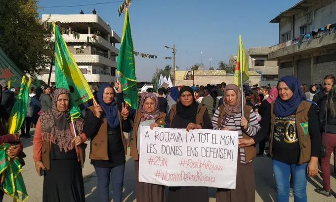 Women Defend Rojava (Matriu)