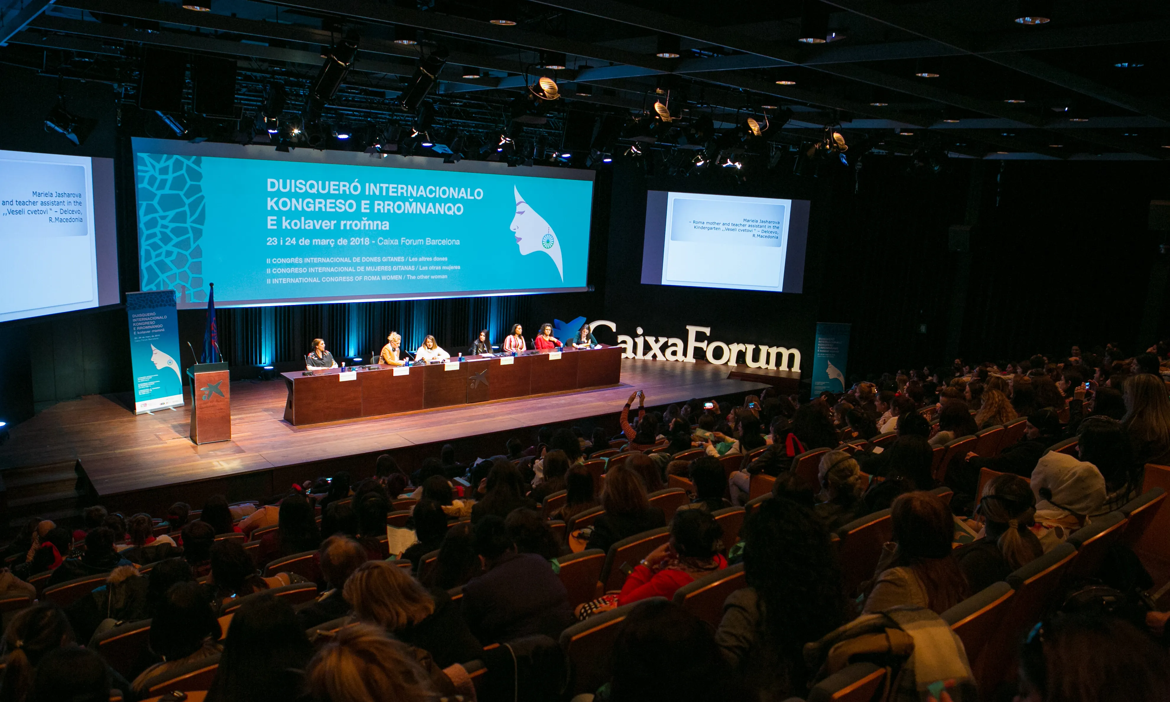 L'entitat realitza nombroses activitats, com el Congrés Internacional de Dones Gitanes.