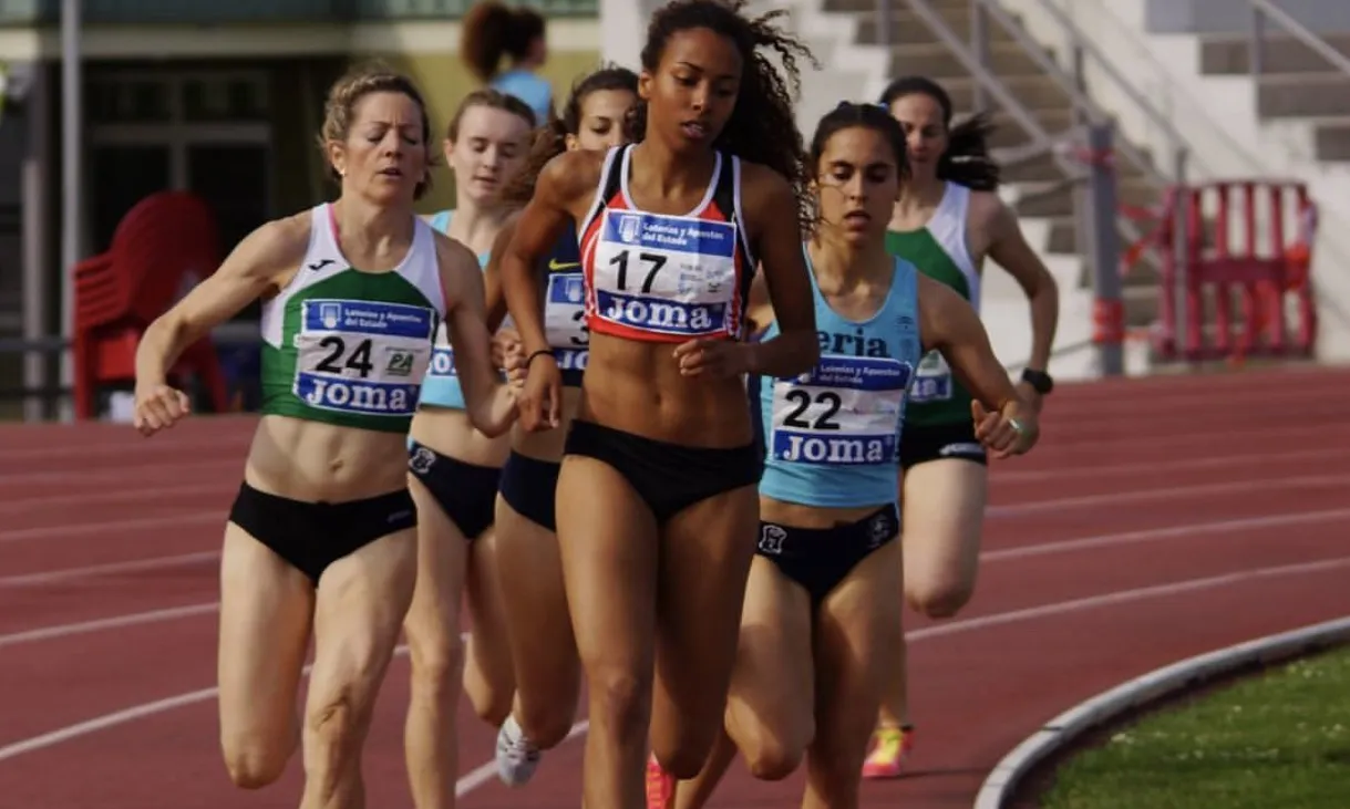 L'atleta pertany a diverses associacions feministes com la Vocalia de Dones. Font: Laura Alonso.