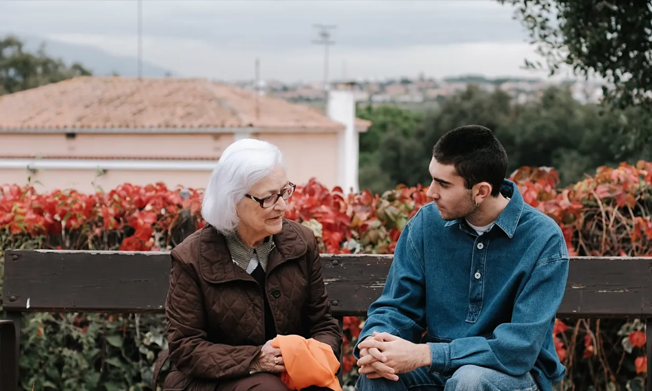 ABD ha llençat una campanya amb un espot en vídeo per sensibilitzar sobre la soledat de la gent gran.
