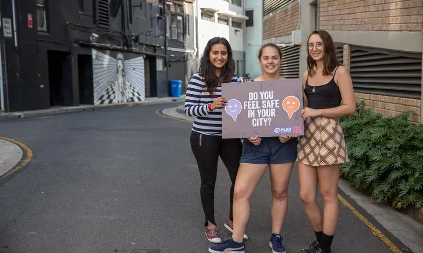 Activistes a l'àres de King's Cross de Sidney on no se senten segures. Font: Plan Internacional