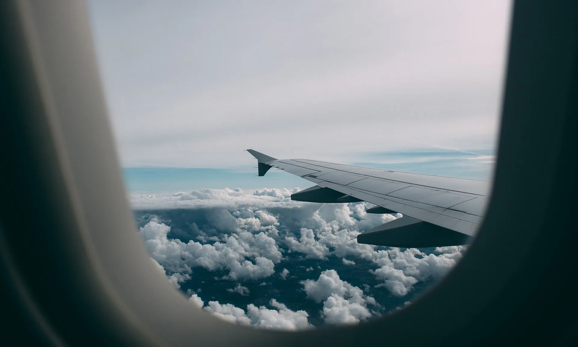 El gran problema dels viatges curts en avió és l'enlairament i l'aterratge.