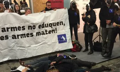 La plataforma vol evitar la presència de les forces armades en esdeveniments educatius i de lleure. Font: Diari de l'Educació 